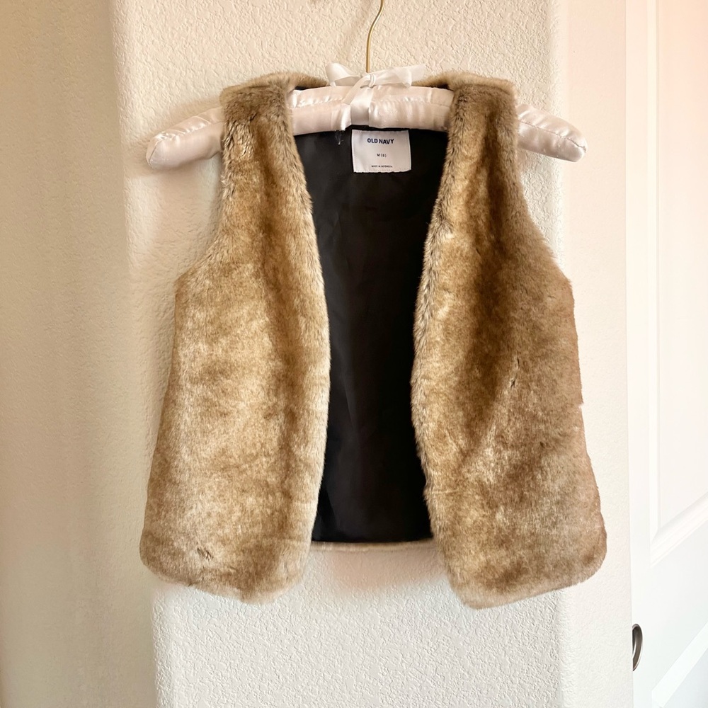 Old Navy Faux Fur Vest in Tan/Brown